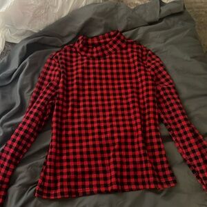 Black and white checkered long sleeve top